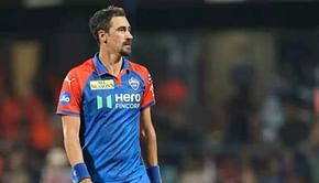 RCB vs DC : मिचेल स्टार्क की हुई जमकर कुटाई, एक ओवर में लुटा दिए 30 रन; शर्मनाक रिकॉर्ड हुआ दर्ज