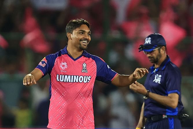 RR fan brings out 'Pushpa' celebration in stands after Sandeep Sharma dismisses Sherfane Rutherford in IPL 2025 match against GT [Watch]