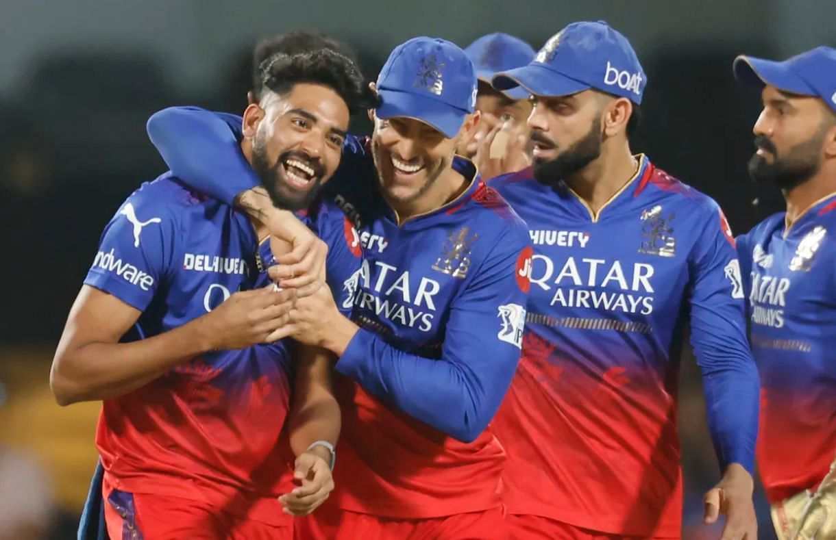 Mohammed Siraj celebrating a wicket with Faf du Plessis at IPL 2024 [Getty Images]