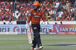 Travis Head perishes for 4 runs in the first over after attempting a big shot off Vaibhav Arora in KKR vs SRH IPL 2025 match [Watch]