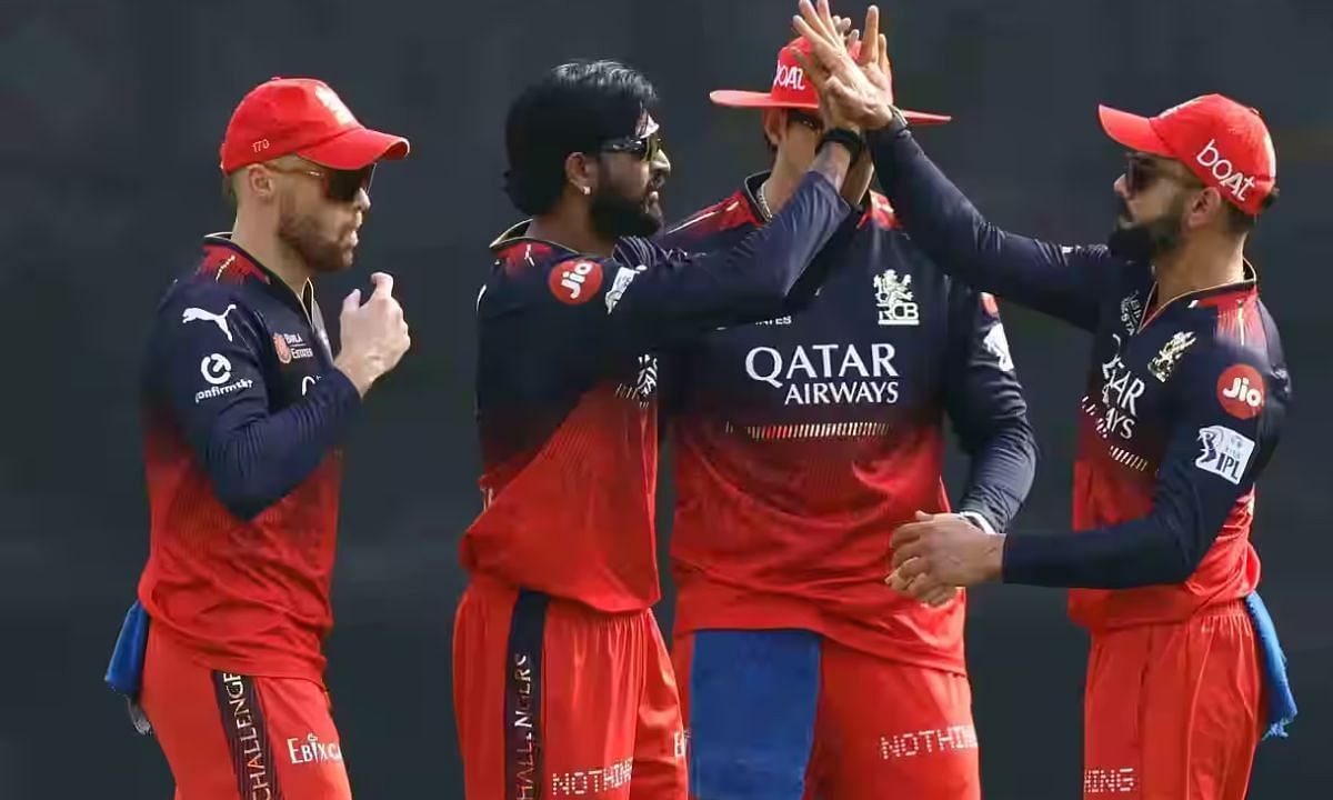 आईपीएल के बीच आरसीबी ने हासिल की बड़ी उपलब्धि (Image credits: IPLt20)