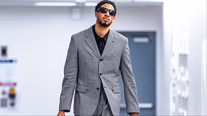 "Caitlin Clark got a haircut" - NBA fans roast Tyrese Haliburton's pregame outfit ahead of Pacers vs Knicks clash