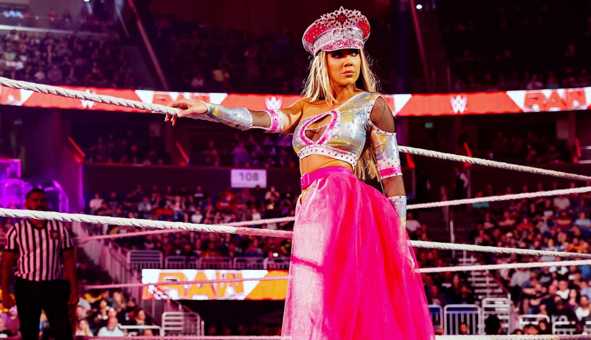 चेल्सी ग्रीन एंट्री करते हुए (Photo: WWE.com)