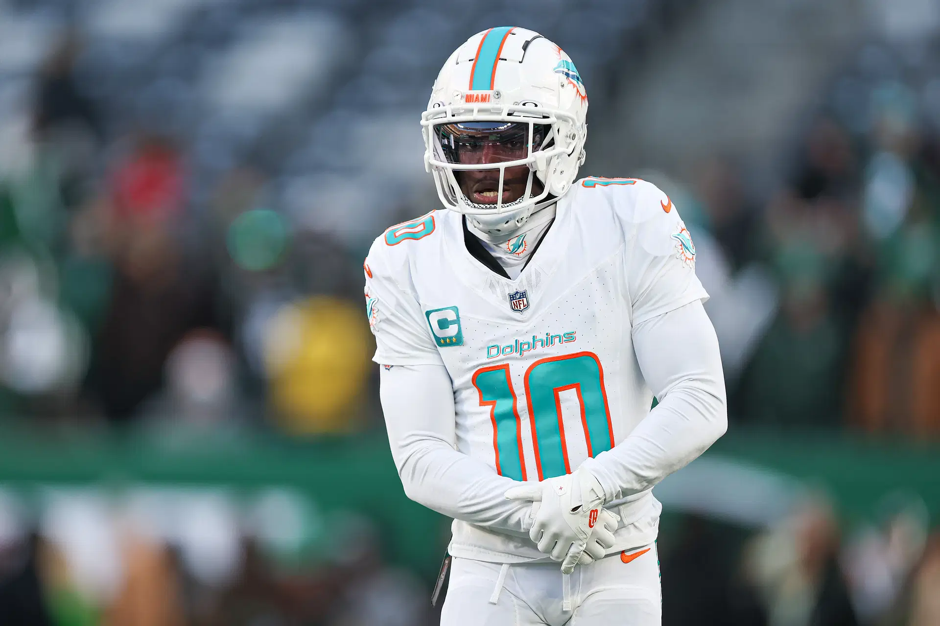 Dolphins WR Tyreek Hill turns to therapy and church in mission to prove he