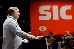 "You're going to start looking at the dinosaurs": Kirby Smart trolls Youtuber for bringing up 'triple option'