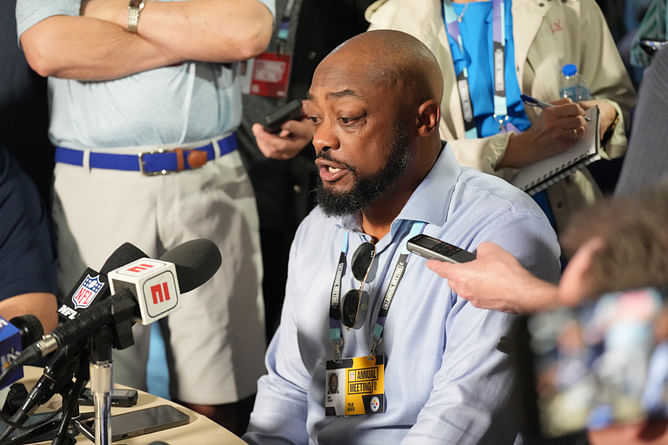 Emannuel Acho goes scorched earth on Steelers HC Mike Tomlin "mishandling" Aaron Rodgers situation
