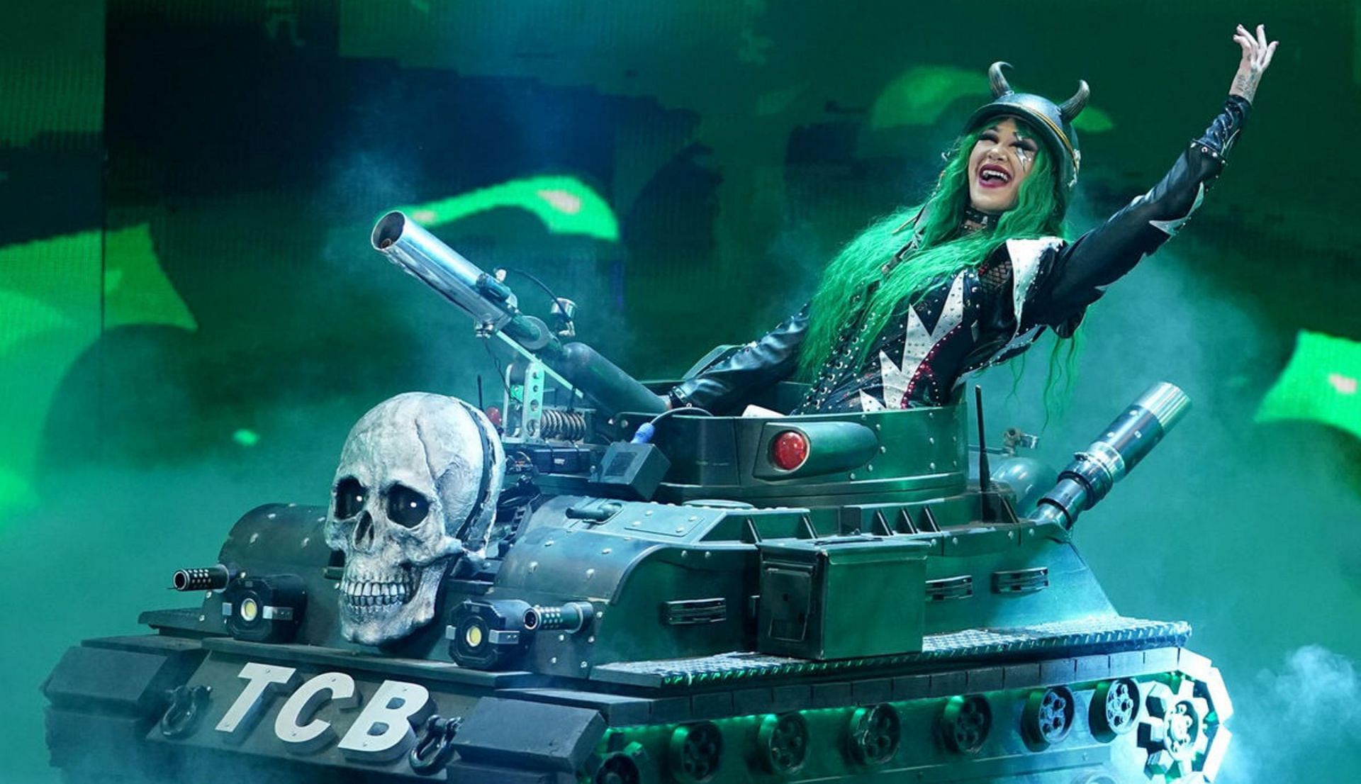 शॉट्ज़ी टैंक पर एंट्री करते हुए (Photo: WWE.com)