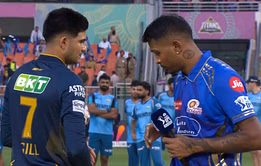 Shubman Gill and Hardik Pandya’s awkward moment at toss for GT vs MI IPL 2025 Eliminator goes viral