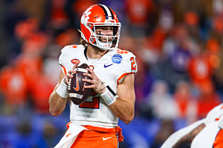 Cade Klubnik shares “day in the life” pictures after featuring on CFB26 deluxe cover