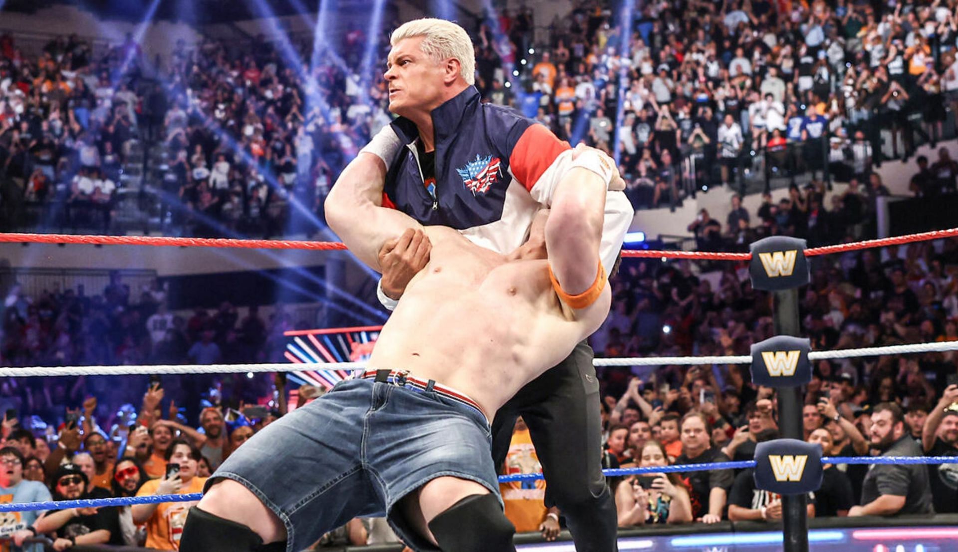 कोडी रोड्स, जॉन सीना पर हमला करते हुए (Photo:WWE.com)