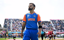 Fan displays Virat Kohli's jersey during graduation day at Northeastern University [Watch]