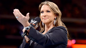 Stephanie McMahon officially meeting 3-time WWE World Heavyweight Champion in announcement