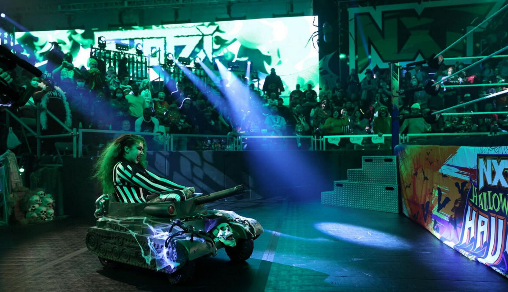 शॉट्ज़ी एंट्री करते हुए (Photo: WWE.com)