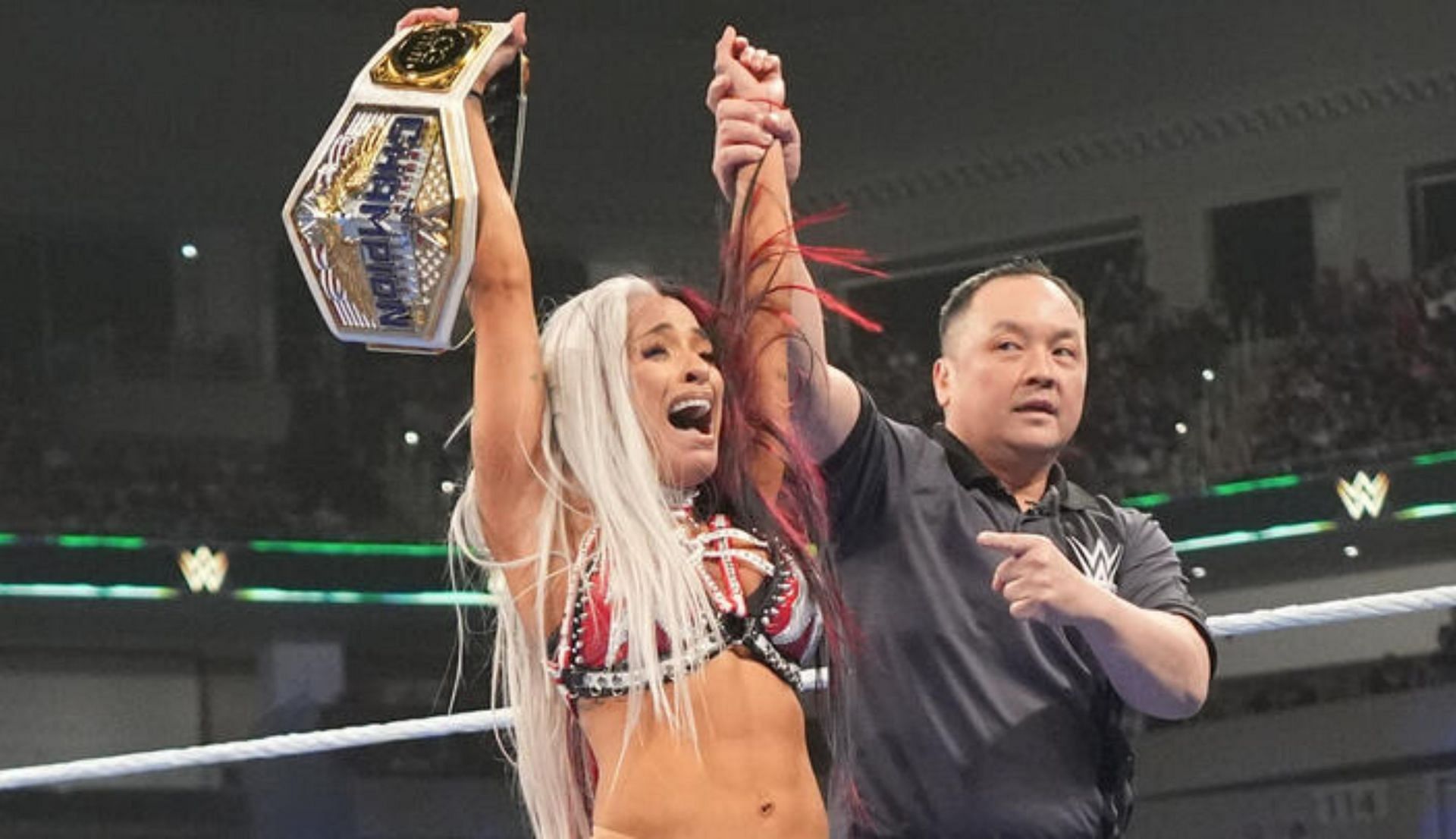 ज़ेलिना वेगा चैंपियनशिप जीत के बाद (Photo: WWE.com)