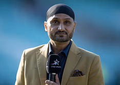 "Beta, now it's time" - Harbhajan Singh reveals Virat Kohli's conversation with his daughter over Test retirement amid IPL 2025