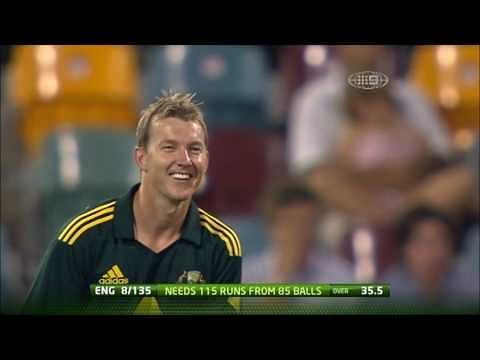Video: Runner causes chaos, Brett Lee celebrates a wicket that never was!