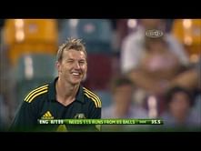 Video: Hilarious fielding confusion by Australians