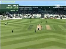 Video: Chris Gayle demolishes Shaun Tait and Brett Lee