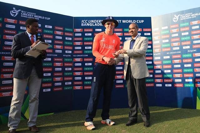 England steps closer to quarter-finals with second successive win